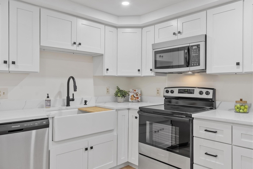 75 Page Road, Unit 20 Bedford, MA 01730 - Photo 15 of 41