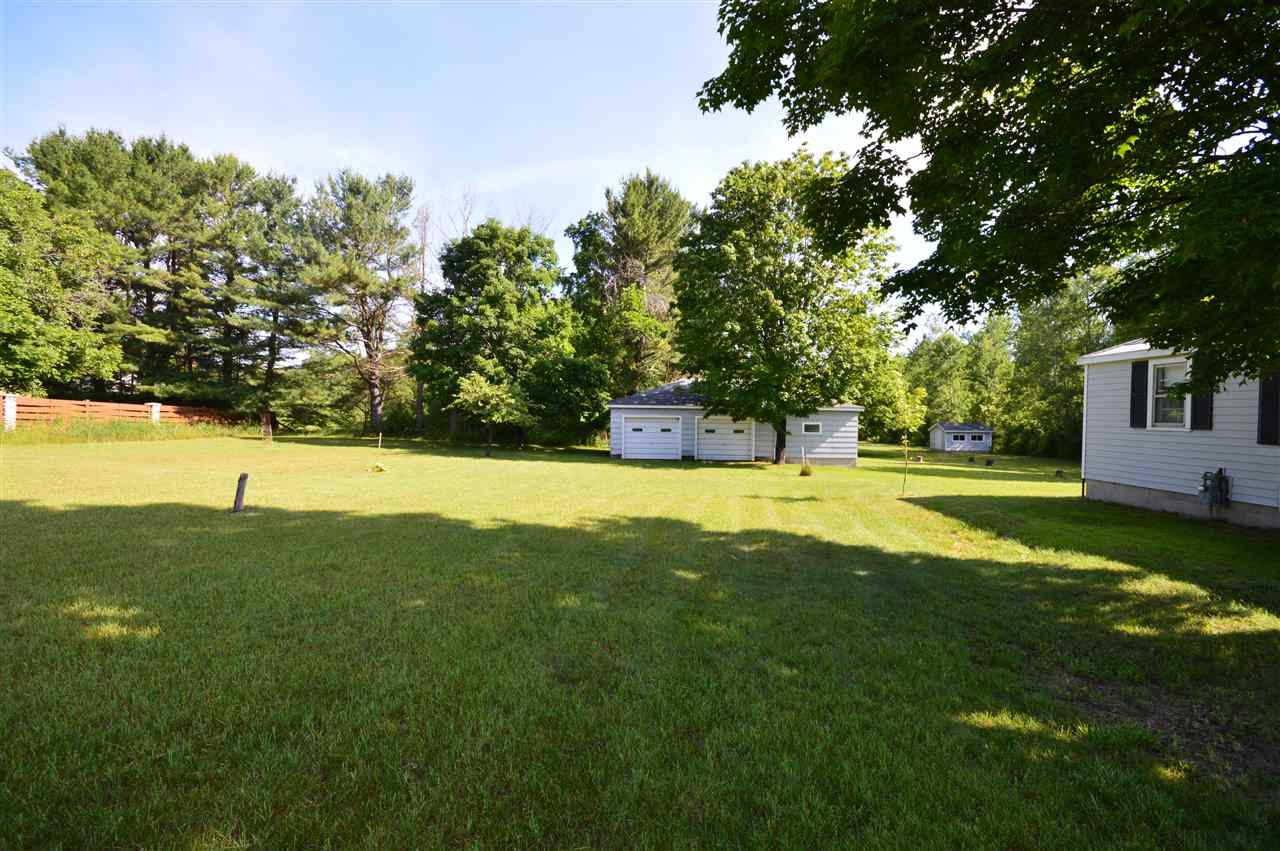10313 East Eckerle Road Suttons Bay, MI 49682 - Photo 3 of 24 1834740-2.JPG