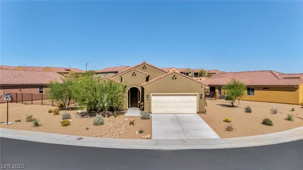 $2,400 | 906 Majestic View, Mesquite, NV 89034
