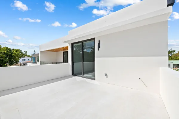 $18,000 | 2324 Southwest 26th Street, Miami, FL 33133