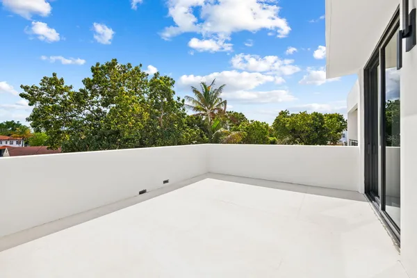 $18,000 | 2324 Southwest 26th Street, Miami, FL 33133