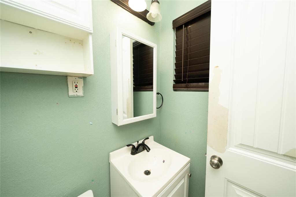913 Russell Road Everman, TX 76140 - Photo 21 of 28