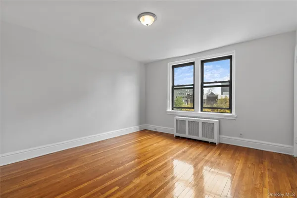 $4,195 | 240 Martine Avenue, Unit 4G, White Plains, NY 10601