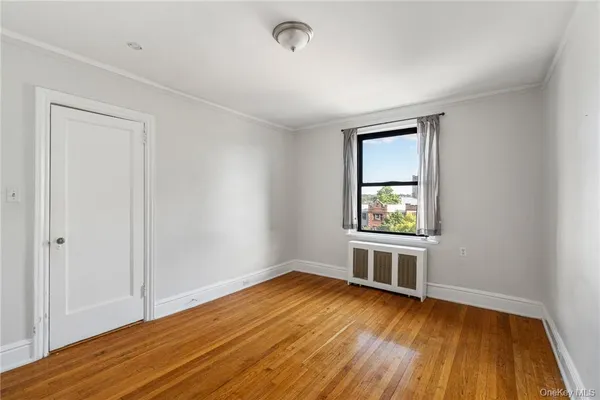 $4,200 | 240 Martine Avenue, Unit 4G, White Plains, NY 10601