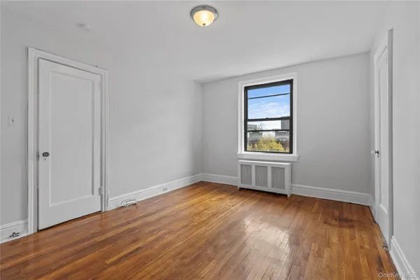 $4,195 | 240 Martine Avenue, Unit 4G, White Plains, NY 10601