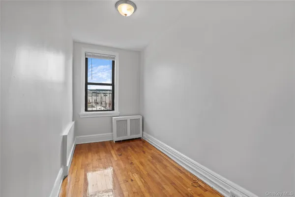$4,195 | 240 Martine Avenue, Unit 4G, White Plains, NY 10601