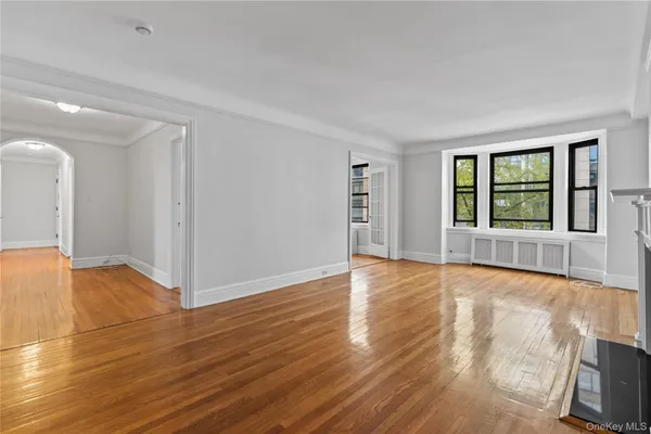 $4,195 | 240 Martine Avenue, Unit 4G, White Plains, NY 10601