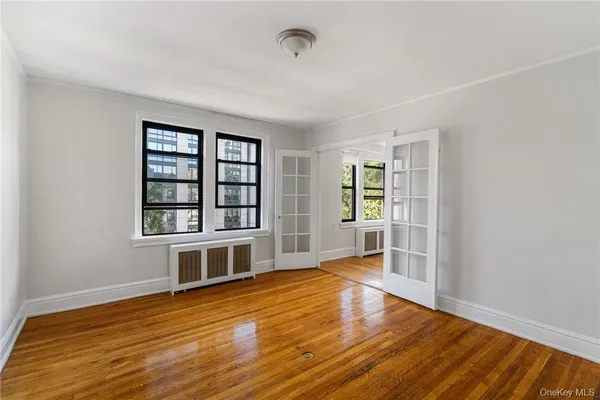 $4,200 | 240 Martine Avenue, Unit 4G, White Plains, NY 10601