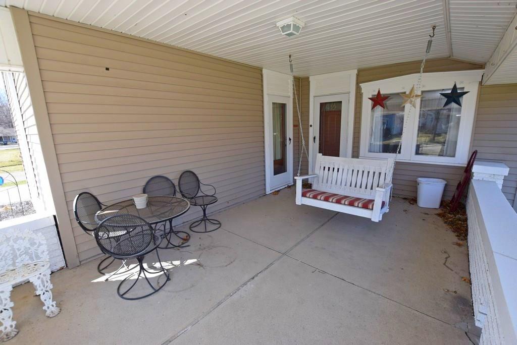 334 South Pendleton Avenue Pendleton, IN 46064 - Photo 3 of 28