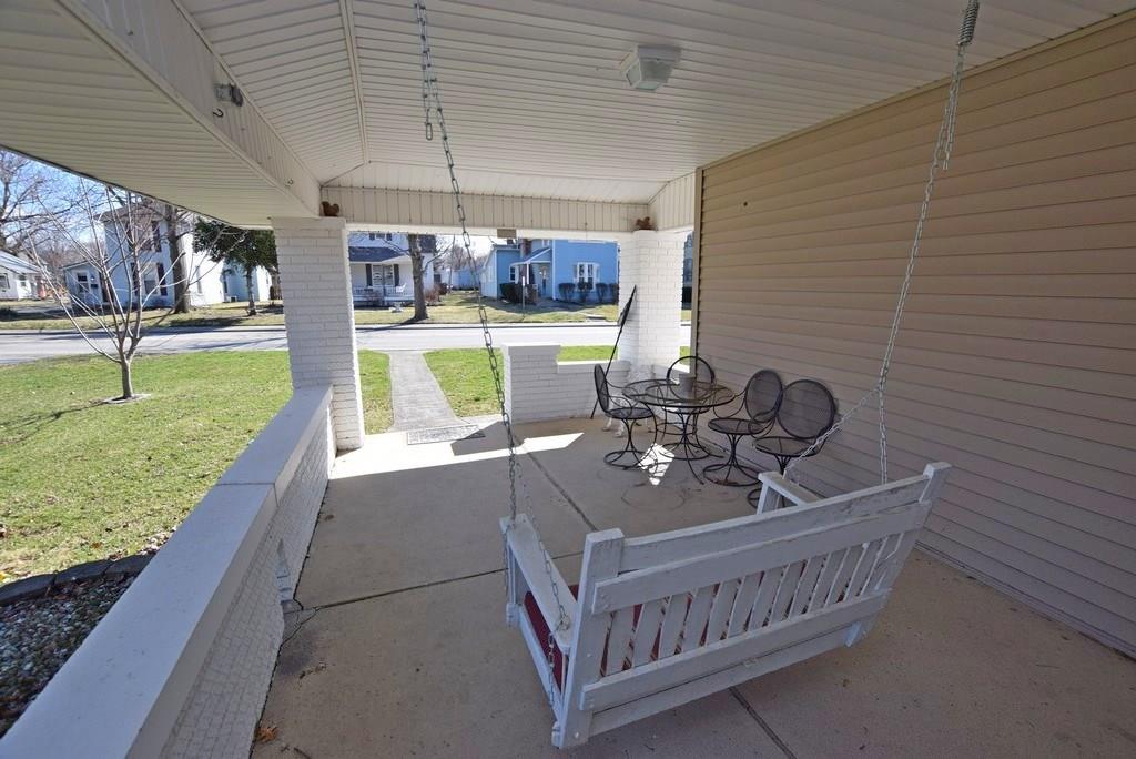 334 South Pendleton Avenue Pendleton, IN 46064 - Photo 4 of 28