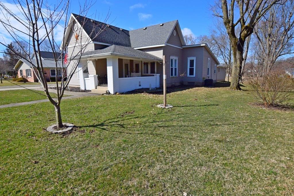 334 South Pendleton Avenue Pendleton, IN 46064 - Photo 5 of 28