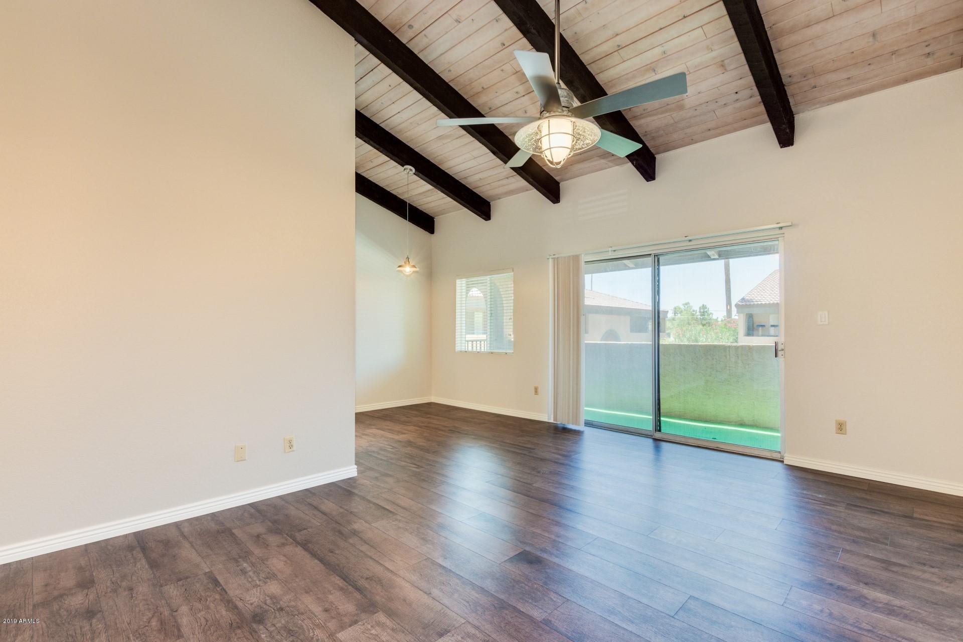 2052 South Rural Road, Unit D Tempe, AZ 85282 - Photo 3 of 13 Great room