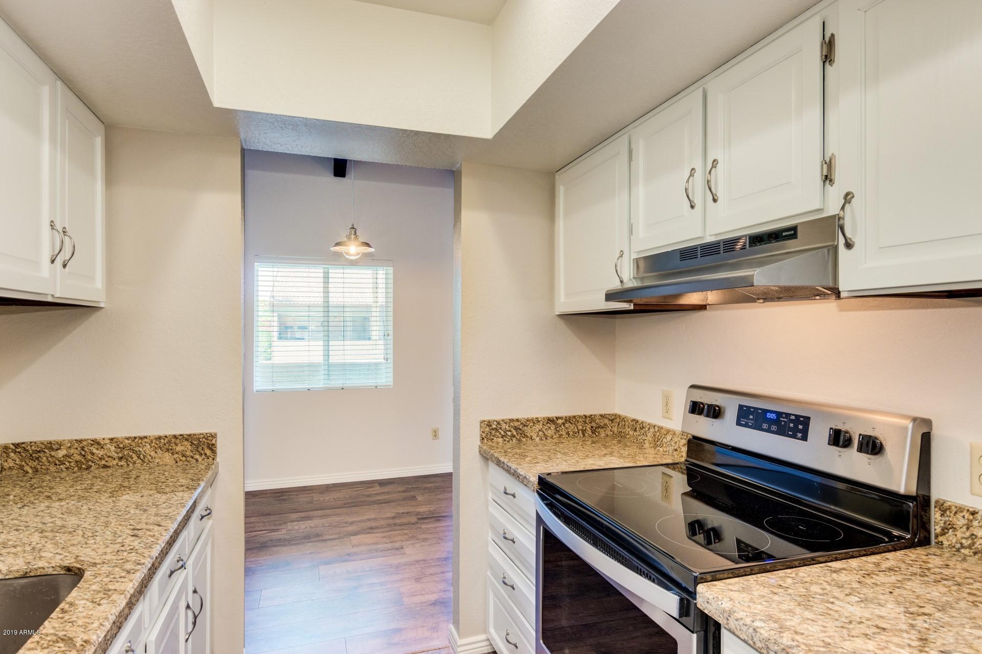 2052 South Rural Road, Unit D Tempe, AZ 85282 - Photo 8 of 13 Kichen