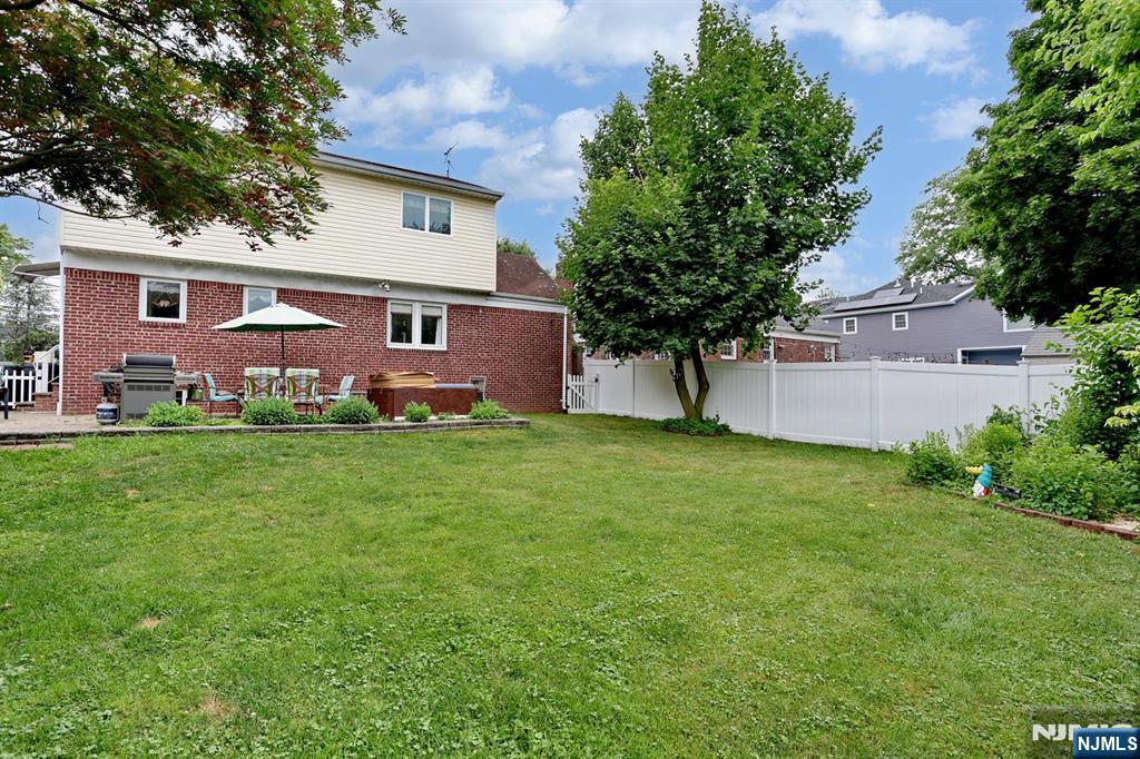 393 New Bridge Road Bergenfield, NJ 07621 - Photo 31 of 37