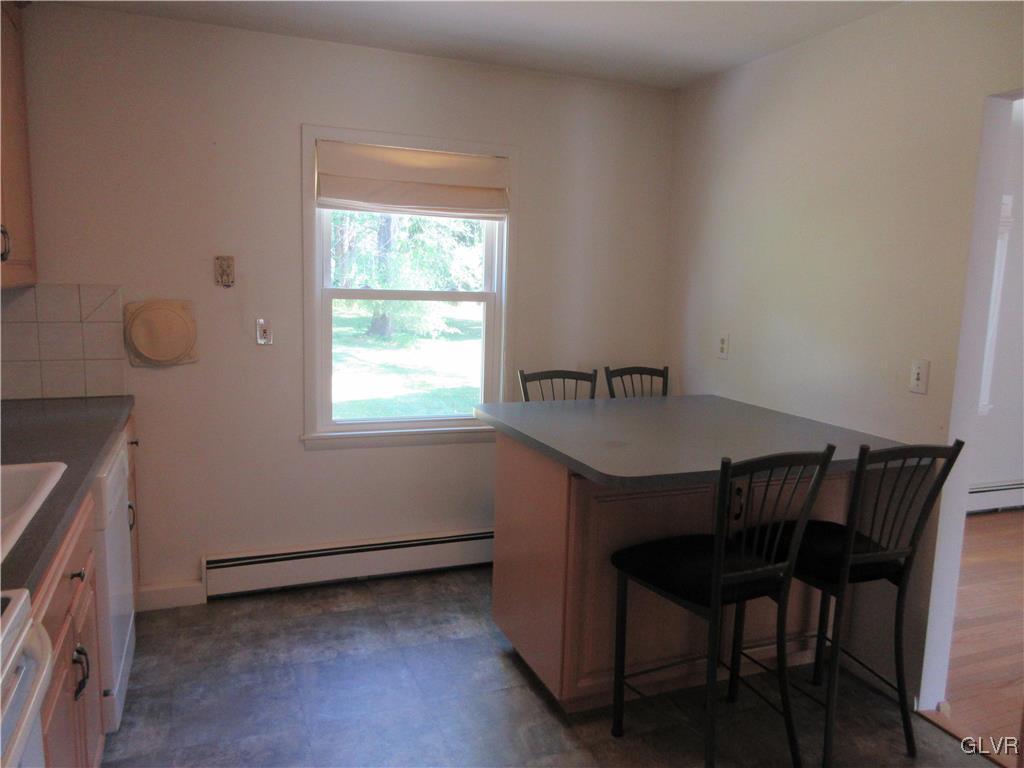 2164 Pinehurst Road Bethlehem, PA 18018 - Photo 12 of 24 Eat in kitchen counter