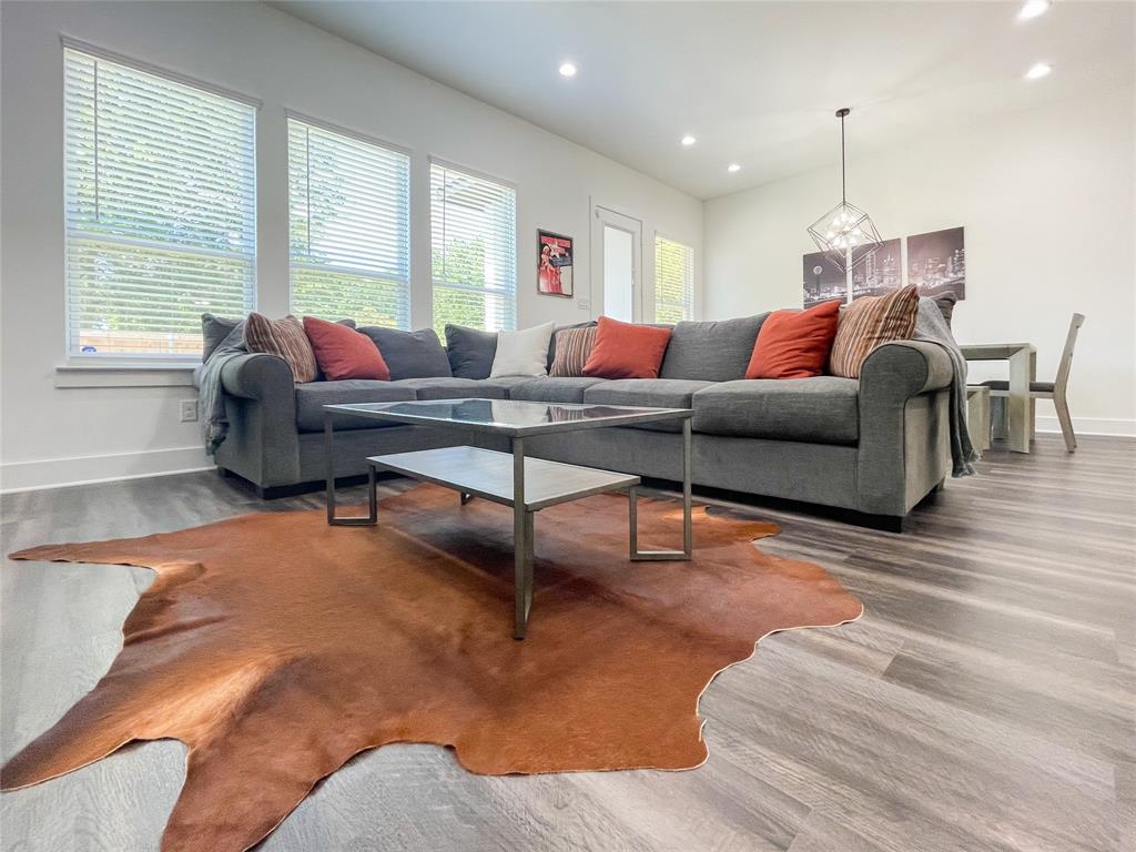 1838 Life Avenue Dallas, TX 75212 - Photo 1 of 17 Living room
