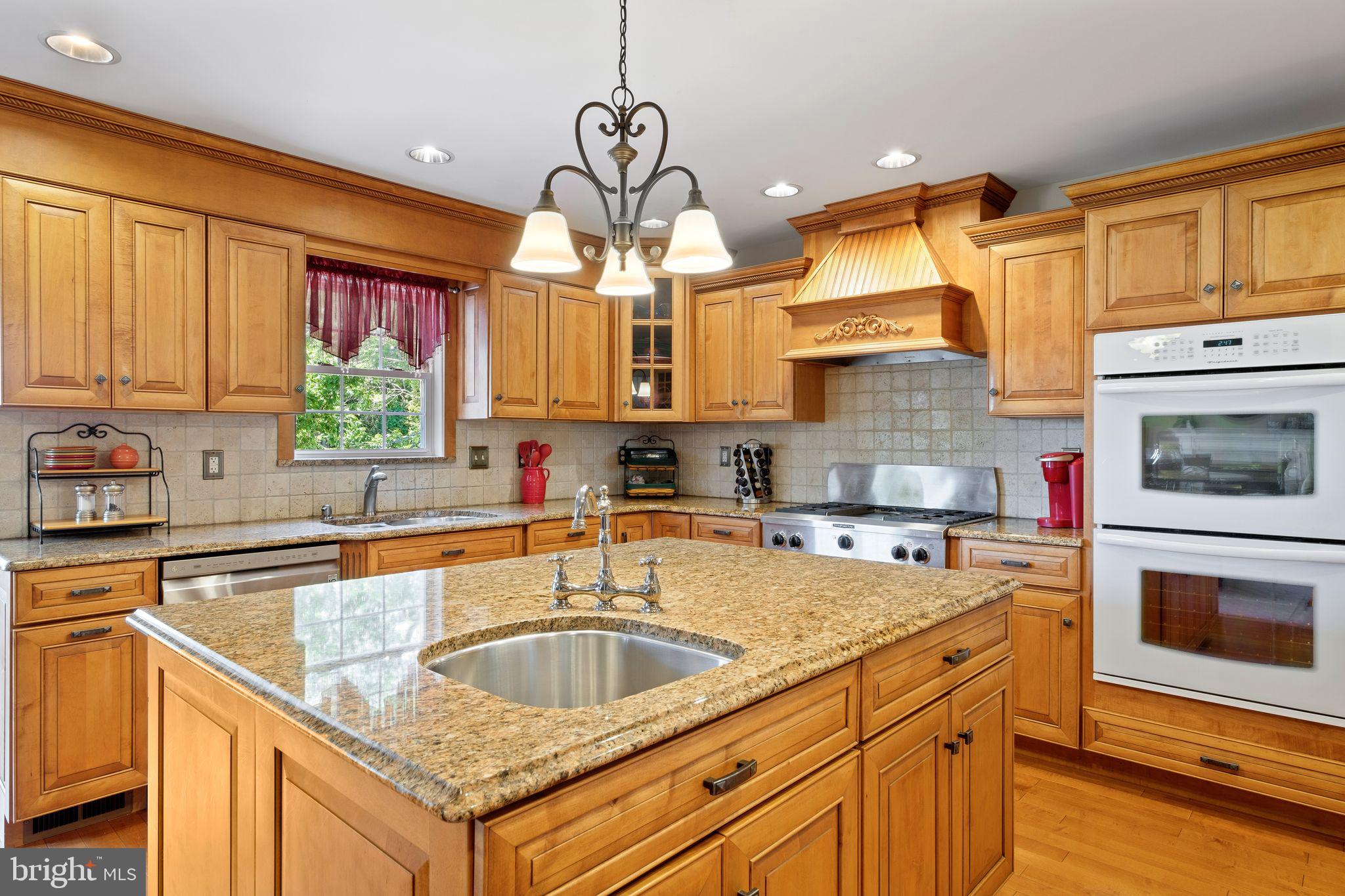 519 Meadow Ridge Drive Mickleton, NJ 08056 - Photo 15 of 63 Eat-in kitchen
