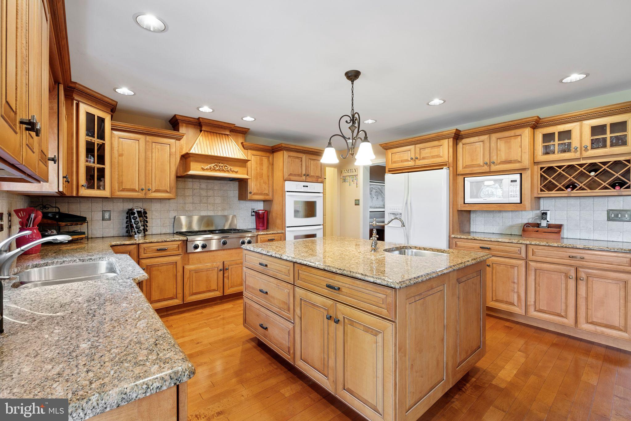 519 Meadow Ridge Drive Mickleton, NJ 08056 - Photo 16 of 63 Eat-in kitchen