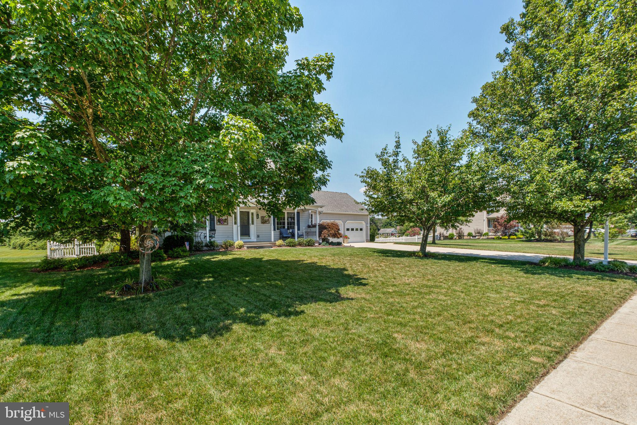 519 Meadow Ridge Drive Mickleton, NJ 08056 - Photo 6 of 63 Front yard
