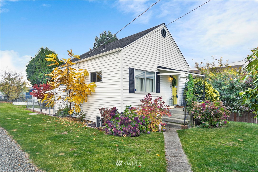 1227 Southwest Myrtle Street Seattle, WA 98106 - Photo 1 of 25 Gallery Image 1