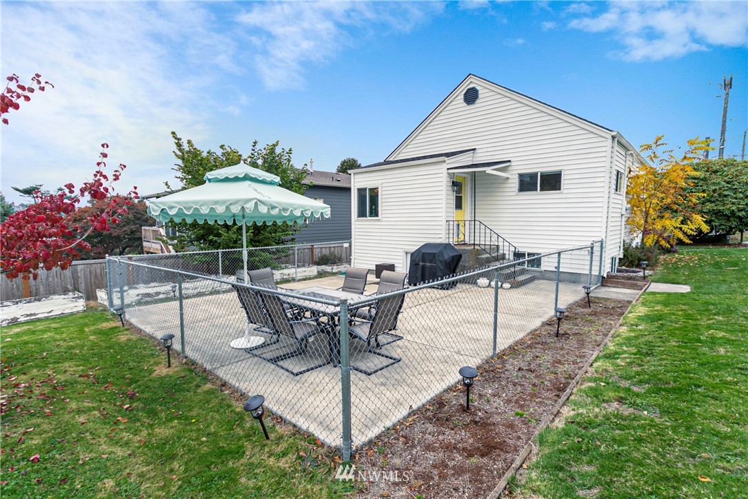 1227 Southwest Myrtle Street Seattle, WA 98106 - Photo 20 of 25 Gallery Image 20