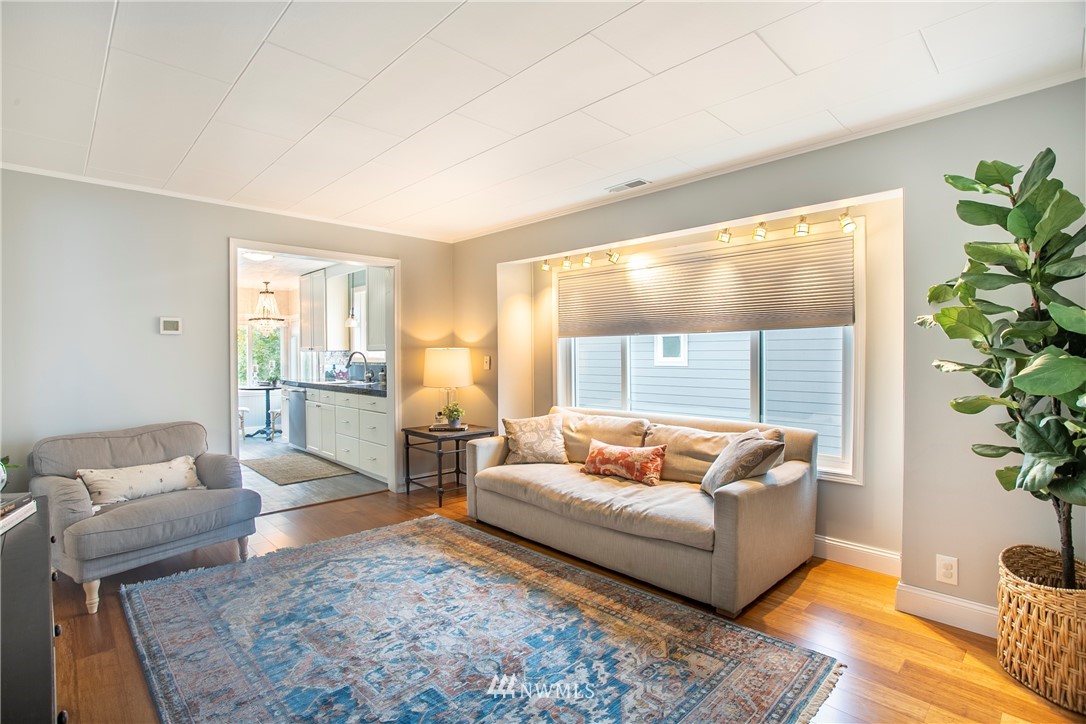 1227 Southwest Myrtle Street Seattle, WA 98106 - Photo 3 of 25 Gallery Image 3