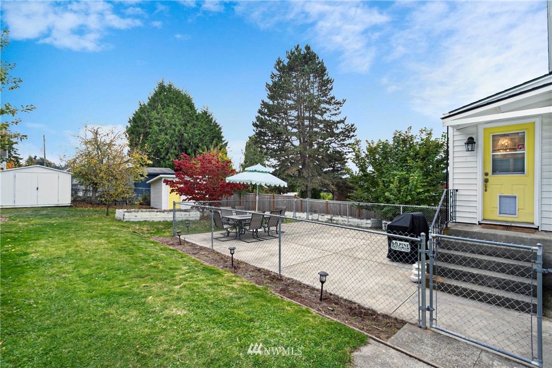 1227 Southwest Myrtle Street Seattle, WA 98106 - Photo 23 of 25 Gallery Image 23