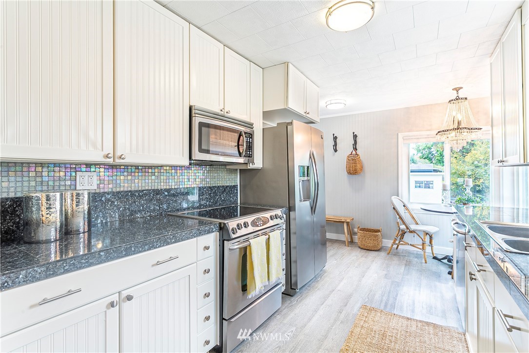 1227 Southwest Myrtle Street Seattle, WA 98106 - Photo 7 of 25 Gallery Image 7