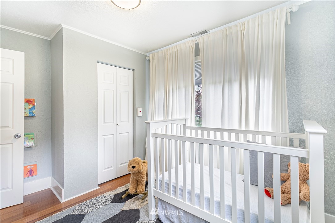 1227 Southwest Myrtle Street Seattle, WA 98106 - Photo 9 of 25 Gallery Image 9