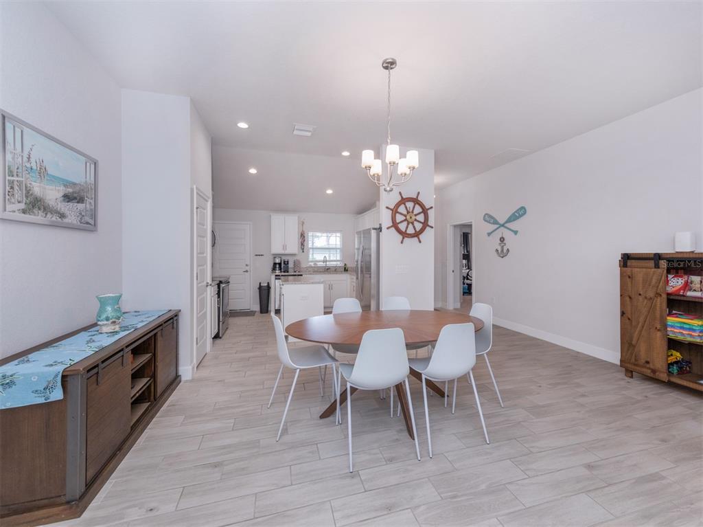 886 Euclid Road Venice, FL 34293 - Photo 9 of 73