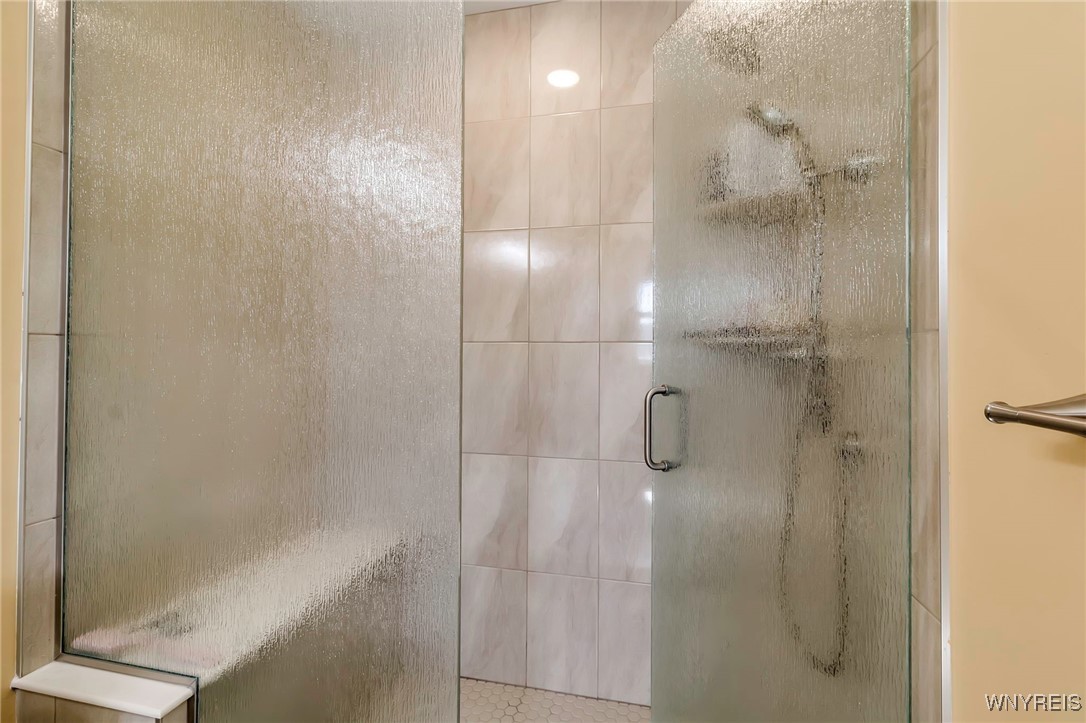 30 Sedge Lancaster, NY 14086 - Photo 18 of 37 Primary bathroom