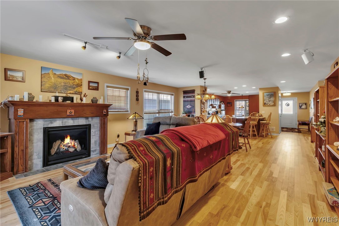 30 Sedge Lancaster, NY 14086 - Photo 9 of 37 Living room