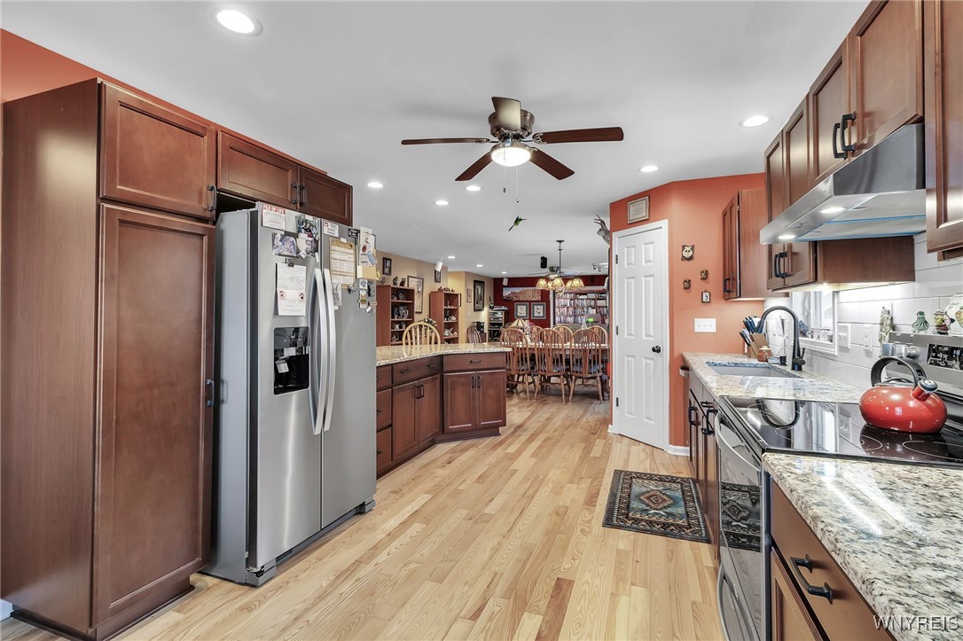 30 Sedge Lancaster, NY 14086 - Photo 10 of 37 kitchen