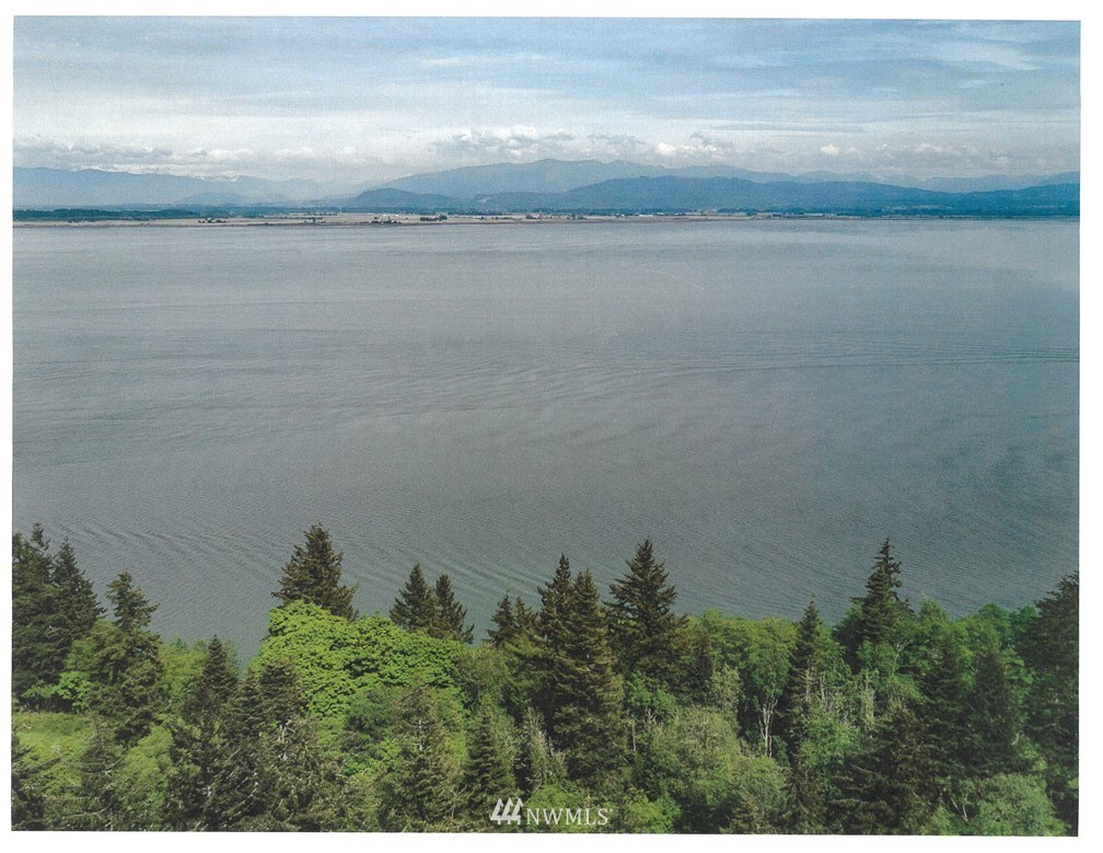 2794 Strawberry Point Road Oak Harbor, WA 98277 - Photo 4 of 23 Gallery Image 4