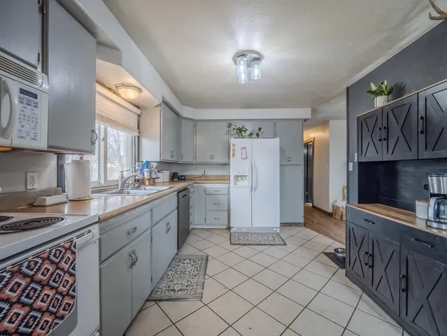 $224,375 | 610 Peak Drive, Riverton, WY 82501