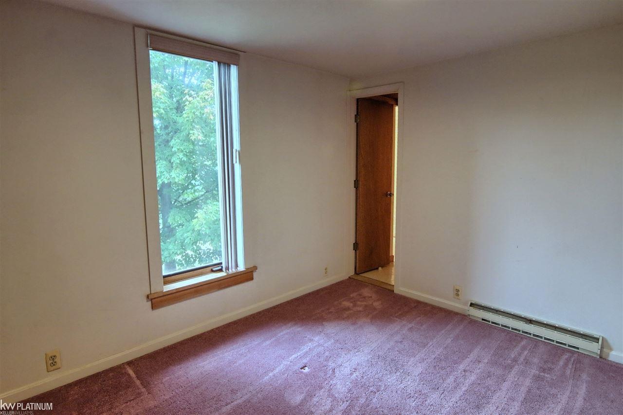 1793 Kennedy Road St. Clair, MI 48079 - Photo 18 of 41 31305892-17.JPG