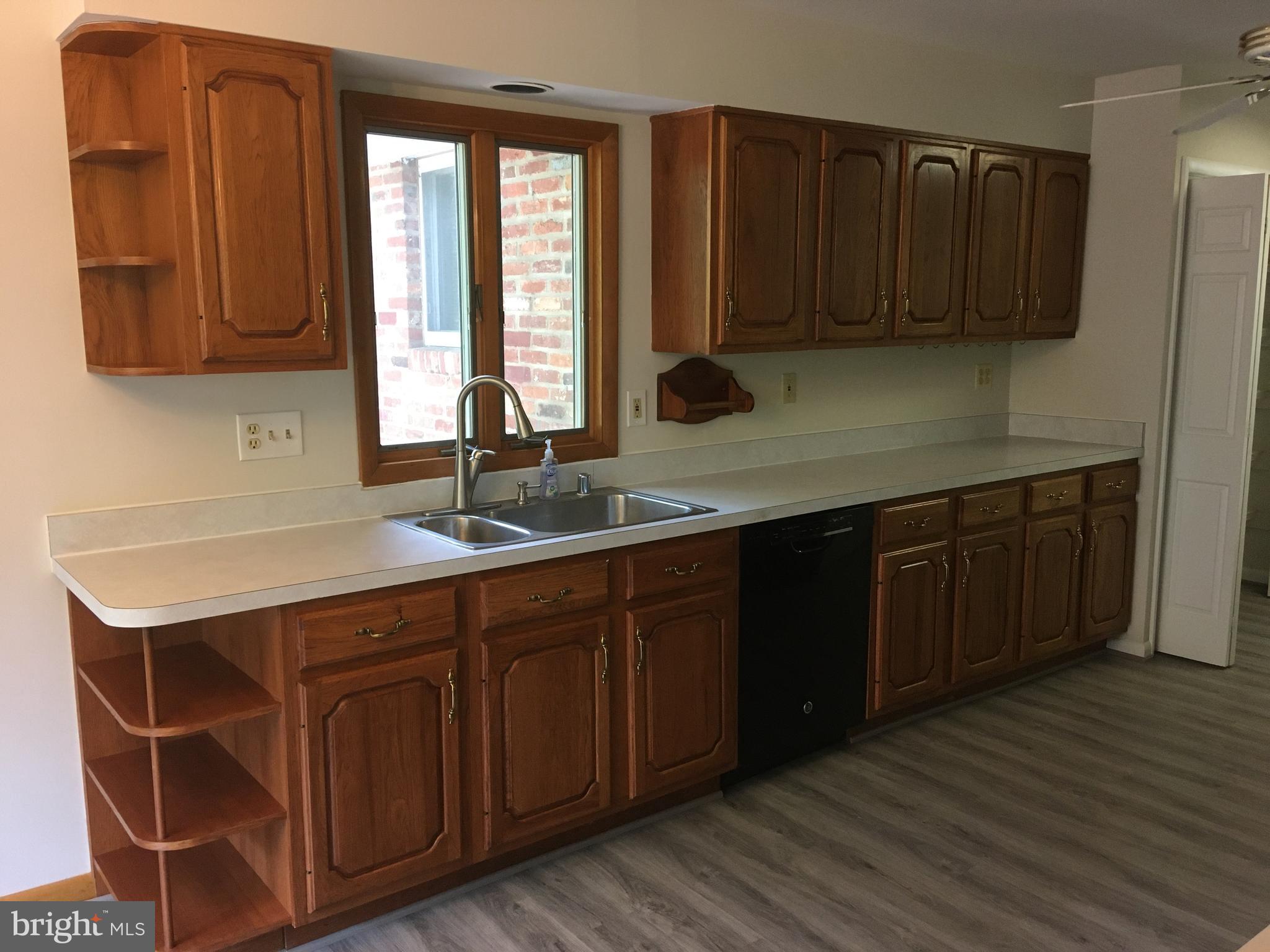 7020 Redmiles Road Laurel, MD 20707 - Photo 16 of 19 Oak Cabinetry