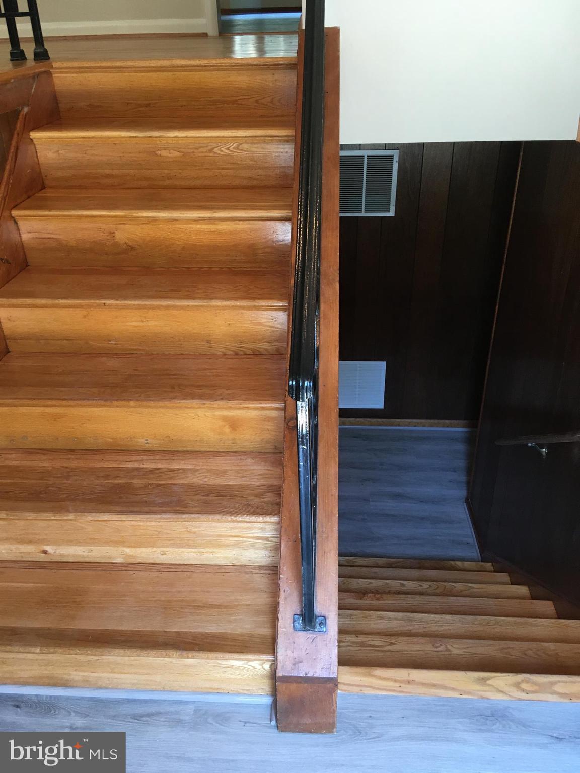 7020 Redmiles Road Laurel, MD 20707 - Photo 6 of 19 Split Foyer