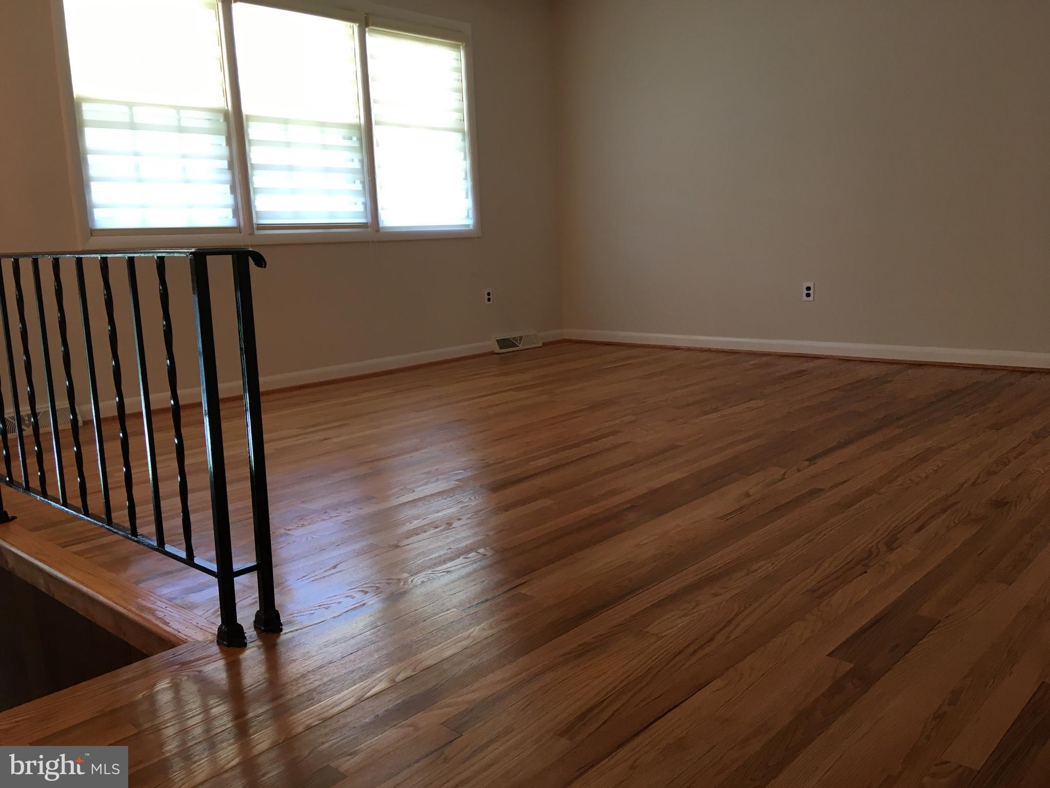 7020 Redmiles Road Laurel, MD 20707 - Photo 7 of 19 Living Room