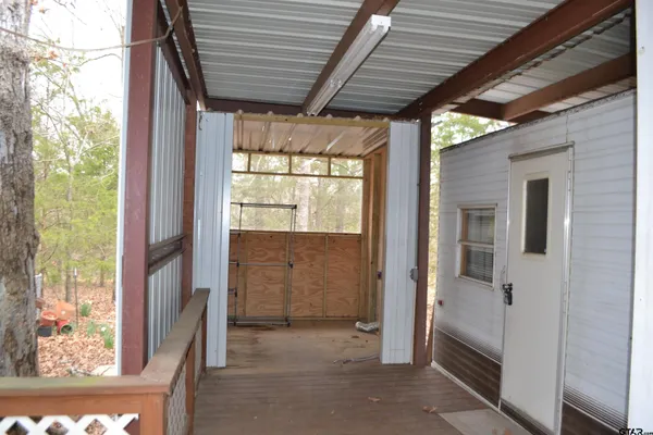 a view of an outdoor space