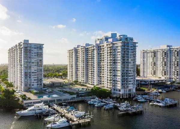 $2,999 | 18041 Biscayne Boulevard, Unit 801, Aventura, FL 33160