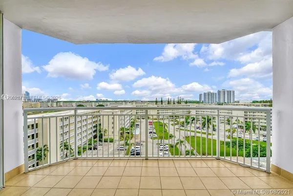 $2,999 | 18041 Biscayne Boulevard, Unit 801, Aventura, FL 33160