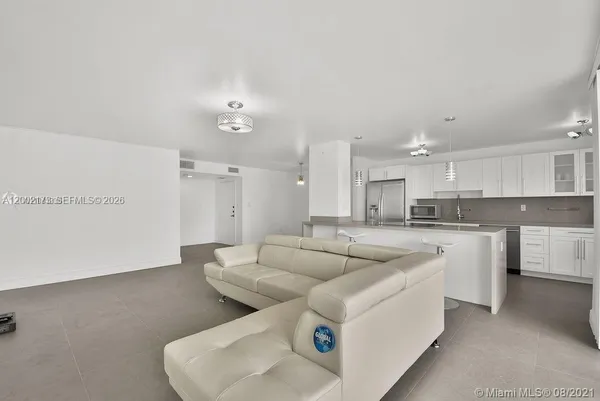 $2,999 | 18041 Biscayne Boulevard, Unit 801, Aventura, FL 33160