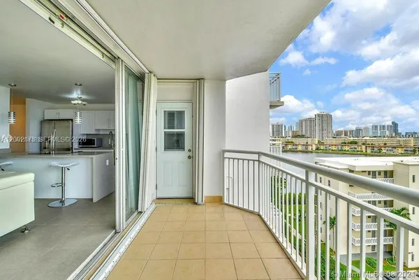 $2,999 | 18041 Biscayne Boulevard, Unit 801, Aventura, FL 33160