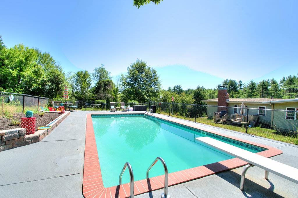 81 New Boston Road Bedford, NH 03110 - Photo 36 of 40