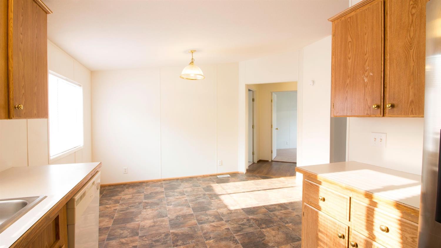2364 Evan Way Central Point, OR 97502 - Photo 7 of 24 Additional Photo