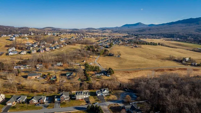 $595,000 | 4634 Shen Lake Drive, Harrisonburg, VA 22801