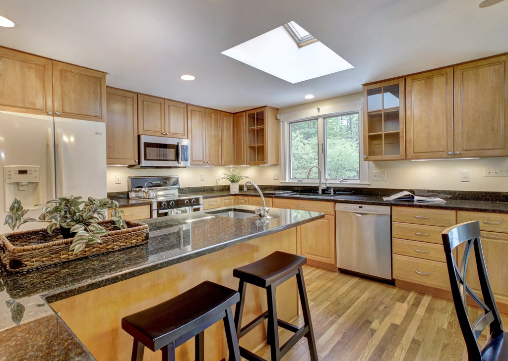 39 Kingswood Road Westwood, MA 02090 - Photo 7 of 30 Gallery Image 7