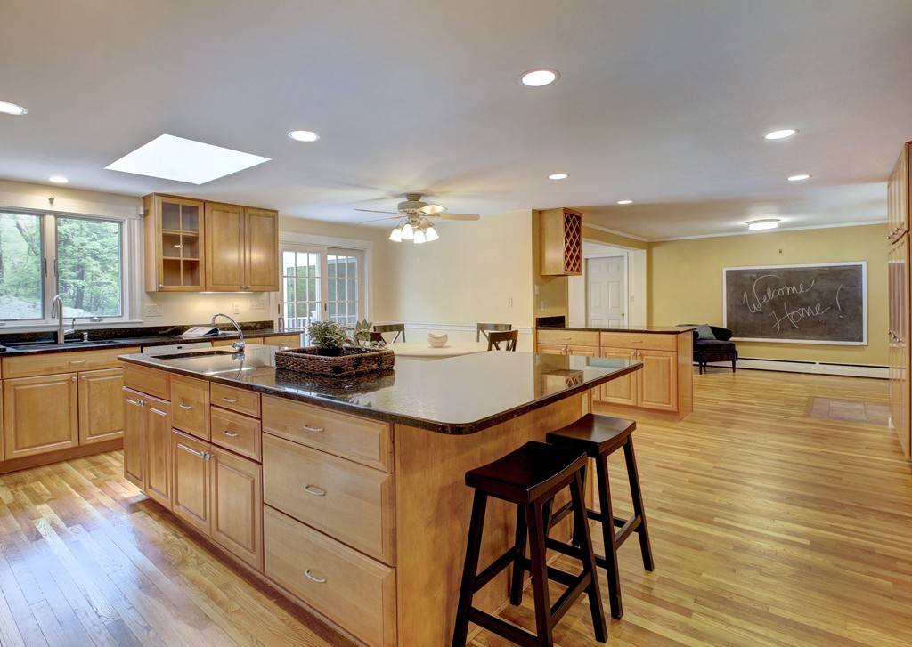 39 Kingswood Road Westwood, MA 02090 - Photo 8 of 30 Gallery Image 8