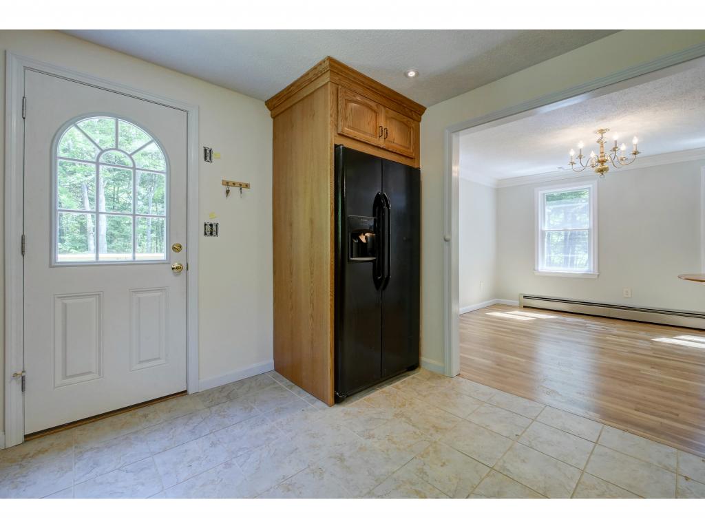 5 Randy Lane Raymond, NH 03077 - Photo 14 of 29